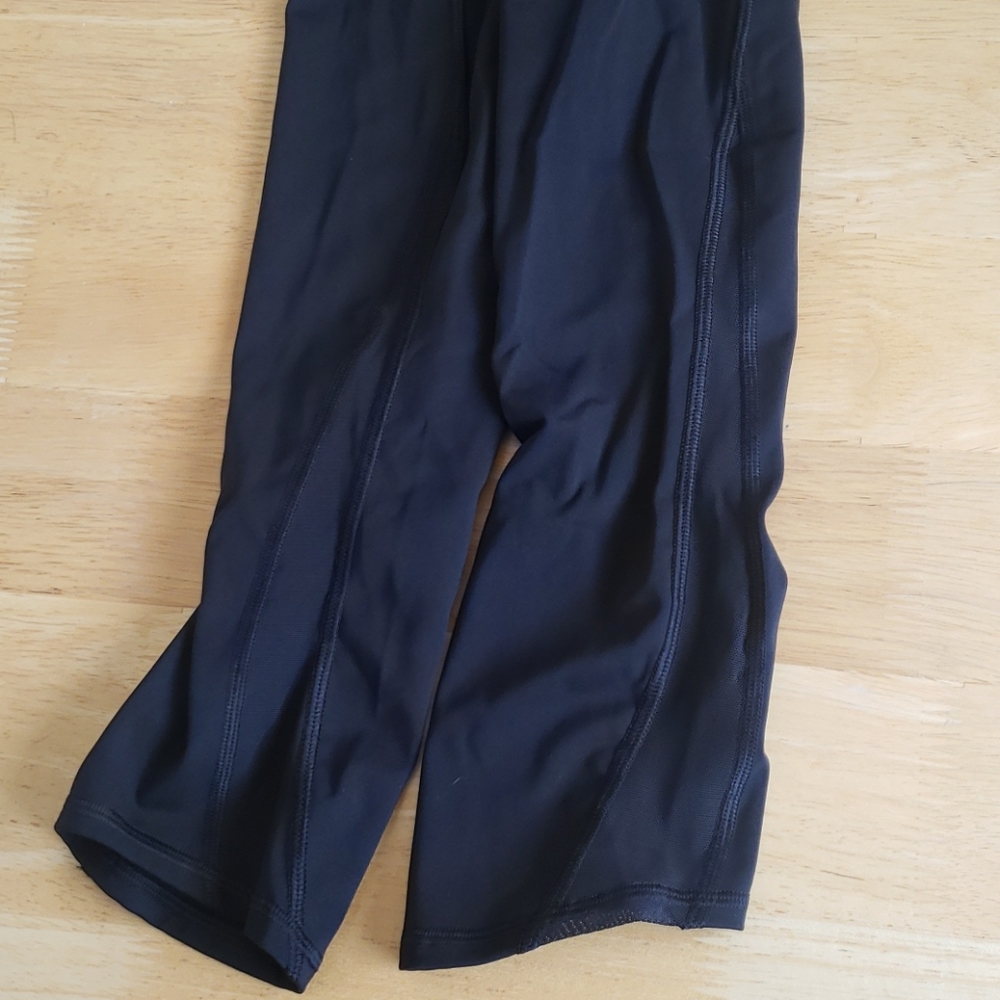 Lululemon train times crops size 4 NWOT - Picture 13 of 13